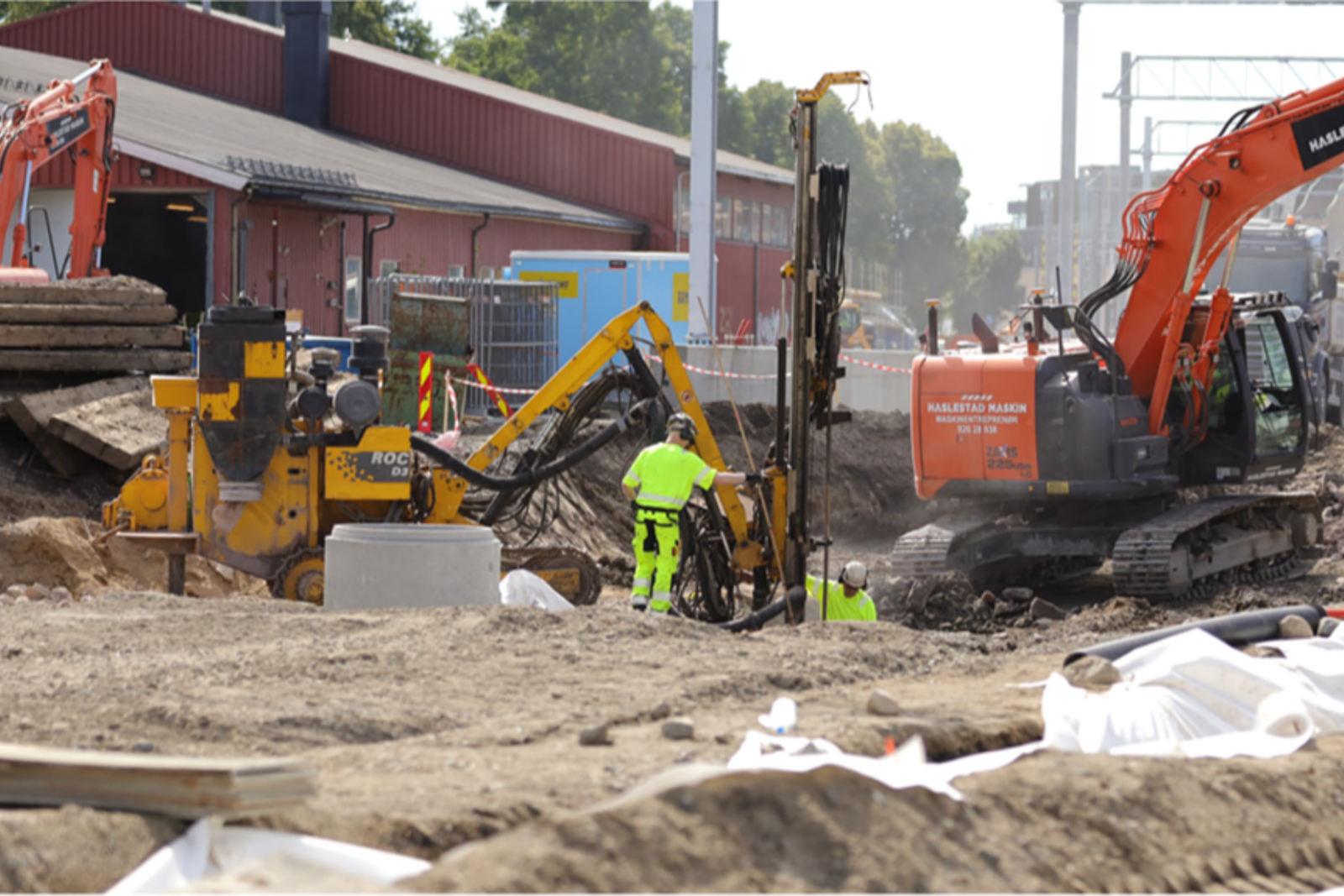 Bare underbygningen, ingen skinner, sviller eller pukk.