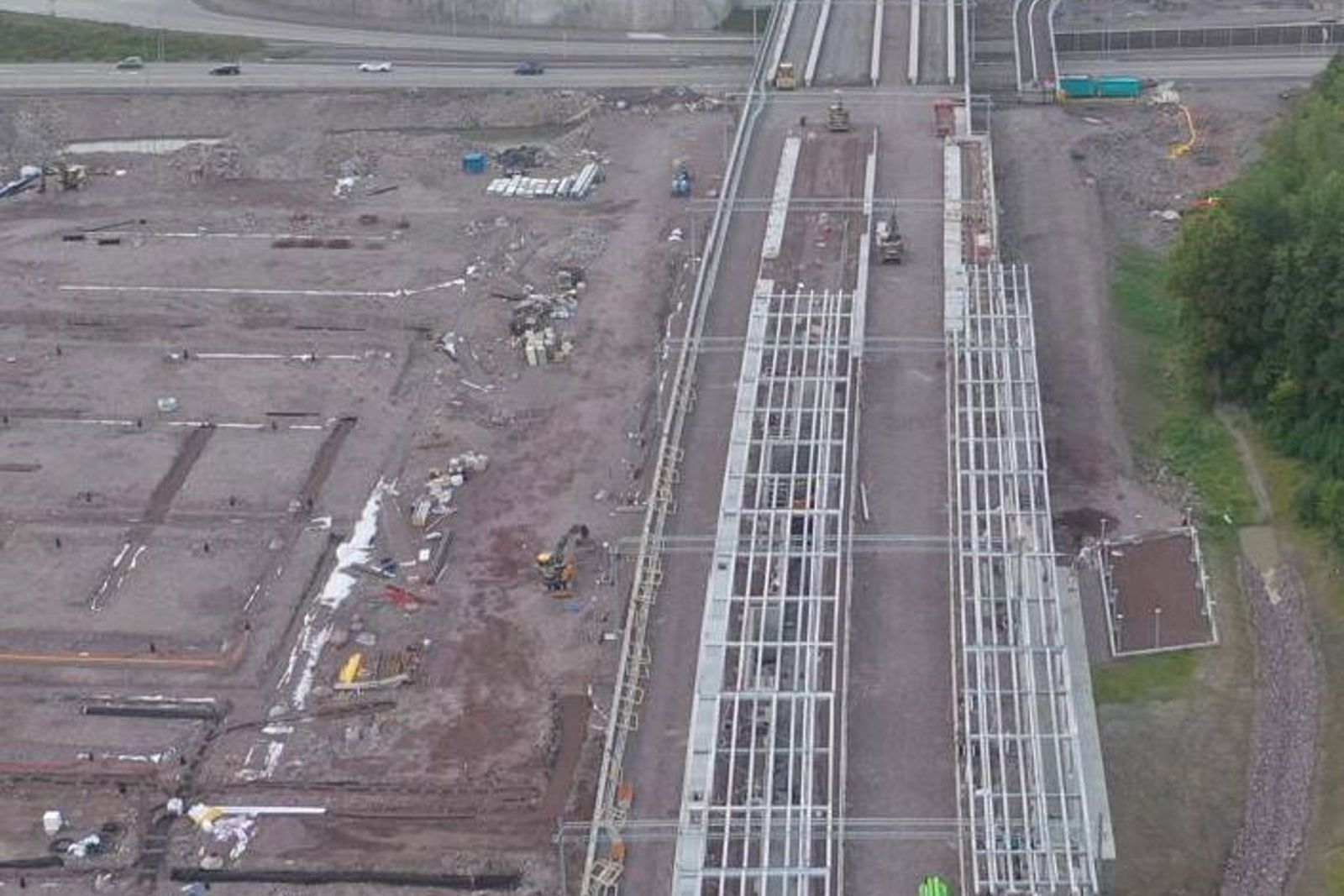 Flyfoto av Horten stasjon, med visning til parkering