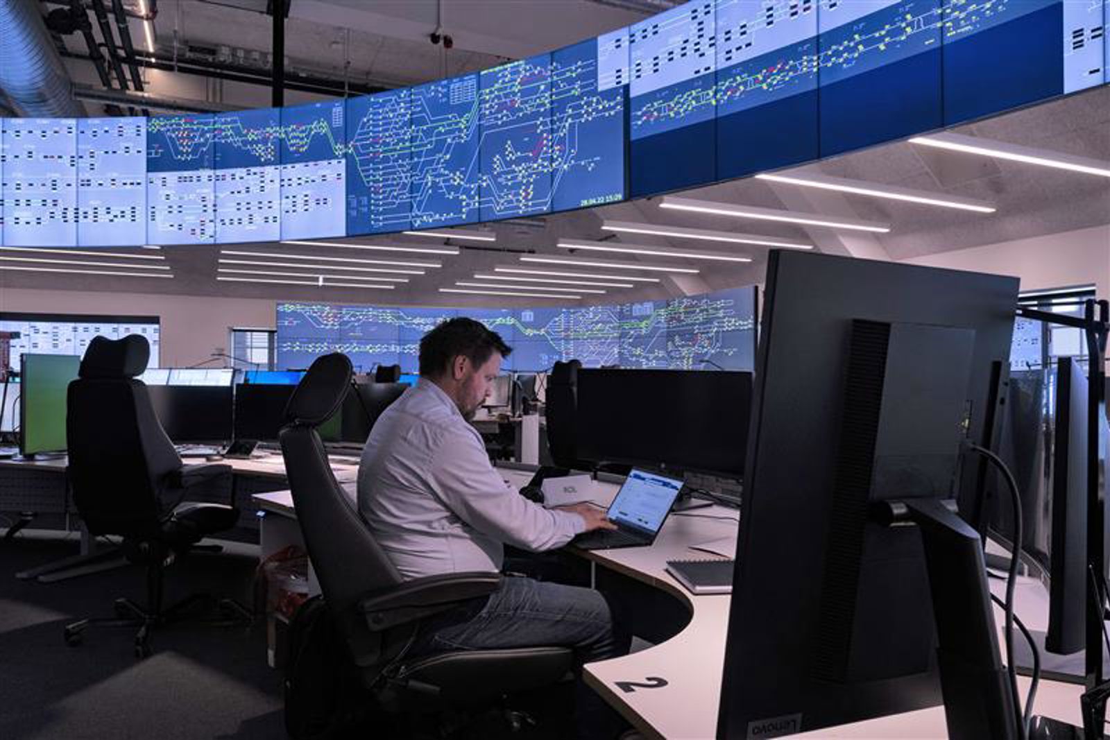 Togledersentral med skjermer