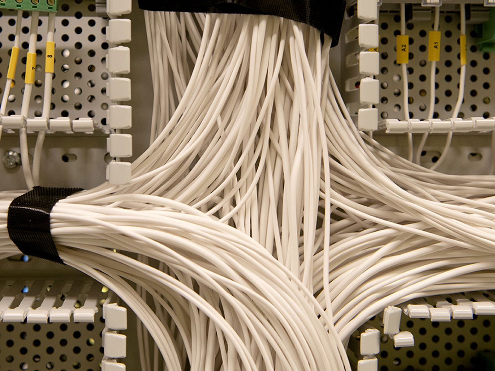 Bilde av bunt med ledninger