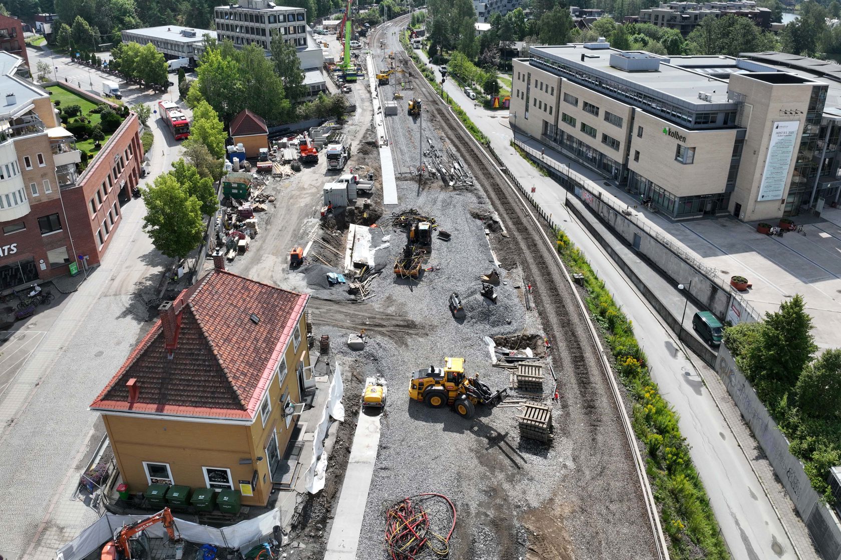 Anleggsområdet, der spor er fjernet og gamle plattformer revet.