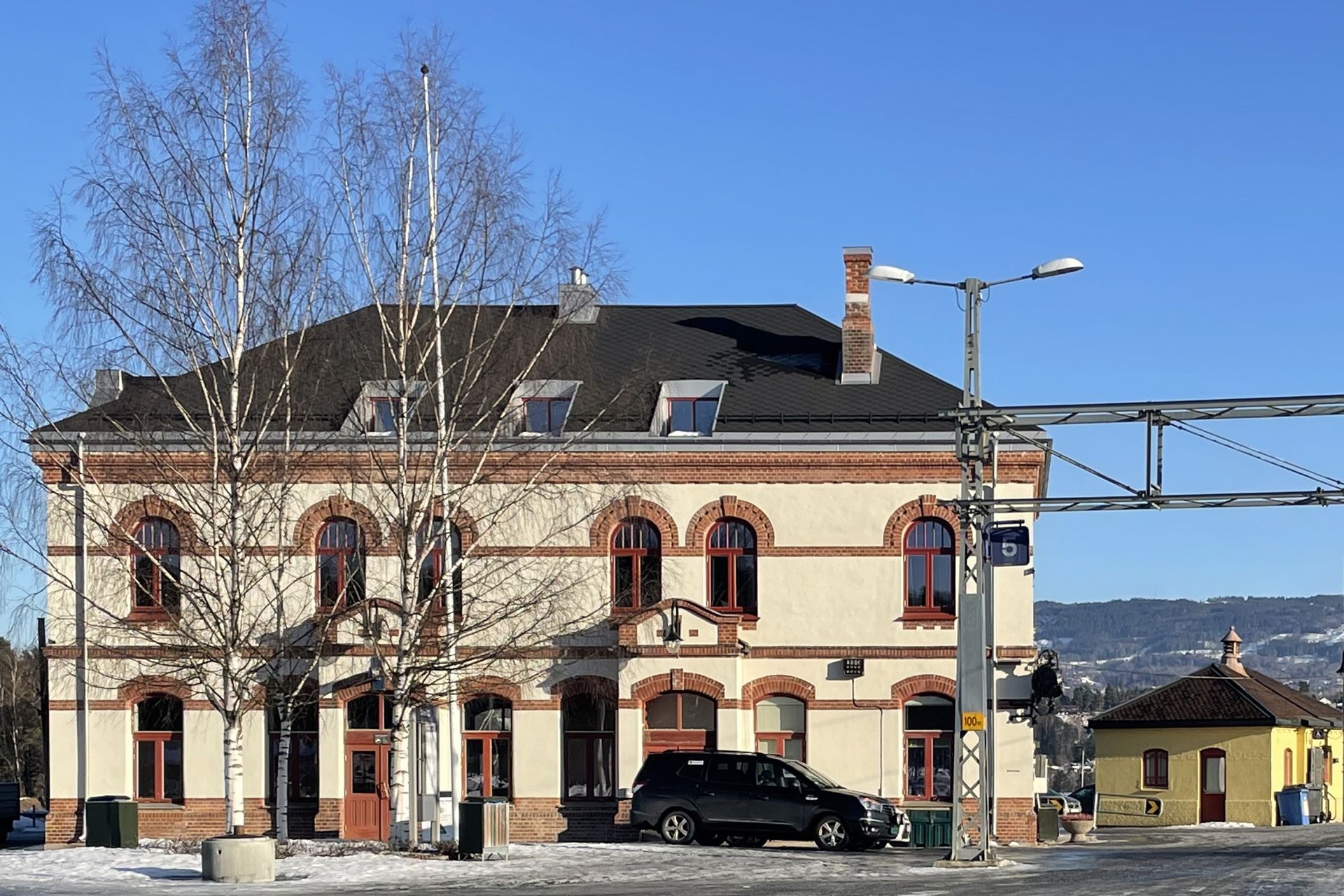 Eksteriørbilde av Hønefoss stasjon